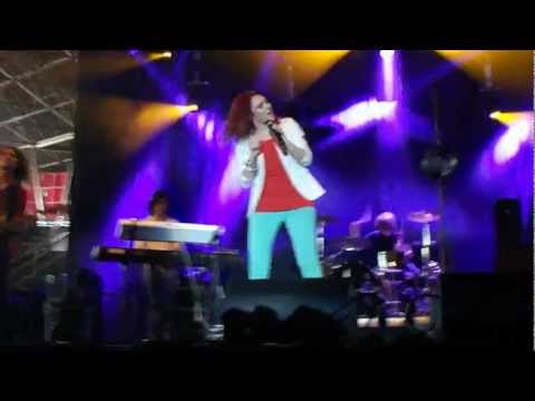 Ewa Farna - Hutnický den - Třinec - 28.4.2012 - Sama sobě