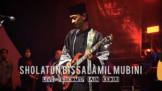 Download lagu Sholatun Bissalamil Mubini x Jengah (Pas Band) Riffs - Hasyimi Live Feskom17 IAIN Kediri mp3