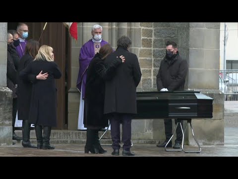 Mourners gather to honour French cinema actor Robert Hossein | AFP