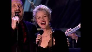 The Mamas &amp; the Papas perform &quot;California Dreamin&#39;&quot; at the 1998 Hall of Fame Induction Ceremony