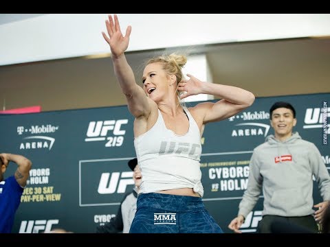 Holly Holm Teaches Fans Dance Moves at UFC 219 Workouts - MMA Fighting