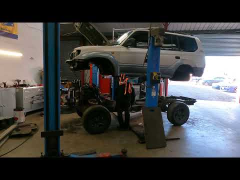 TOYOTA LANDCRUISER BODY REMOVAL