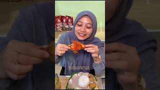 Download lagu Cewek Cantik Jualan Nasi Penyetan Ayam Murah di Warung Cece 😍😍😍 mp3