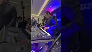 מתכוננים לפורים באווירת חודש אדר.... (אברהם דויטש) - התמונה מוצגת ישירות מתוך אתר האינטרנט יוטיוב. זכויות היוצרים בתמונה שייכות ליוצרה. קישור קרדיט למקור התוכן נמצא בתוך דף הסרטון