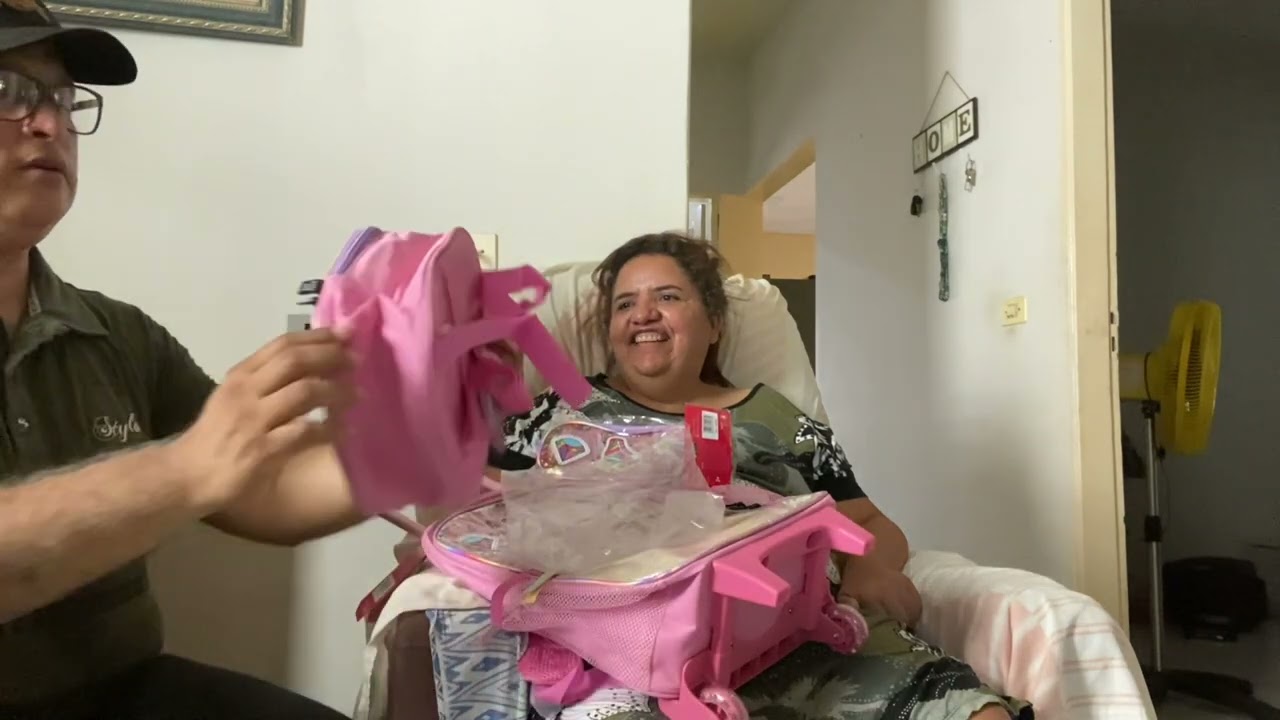 MINHA VIDA COM ELA  4( Esclerose Lateral Amiotrófica)Recebido da mochila escolar da netinha