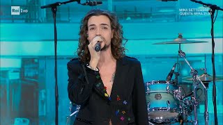 Valerio Scanu canta &quot;Per tutte le volte che...&quot; e &quot;Finalmente piove&quot; - Domenica In 09/02/2025