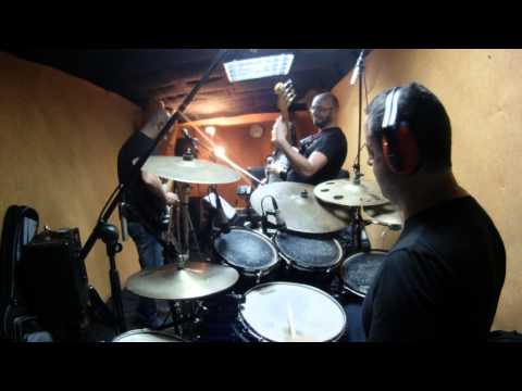 Funktastic Band (SHE WORK´S HARD FOR THE MONEY, live rehearsal room.)