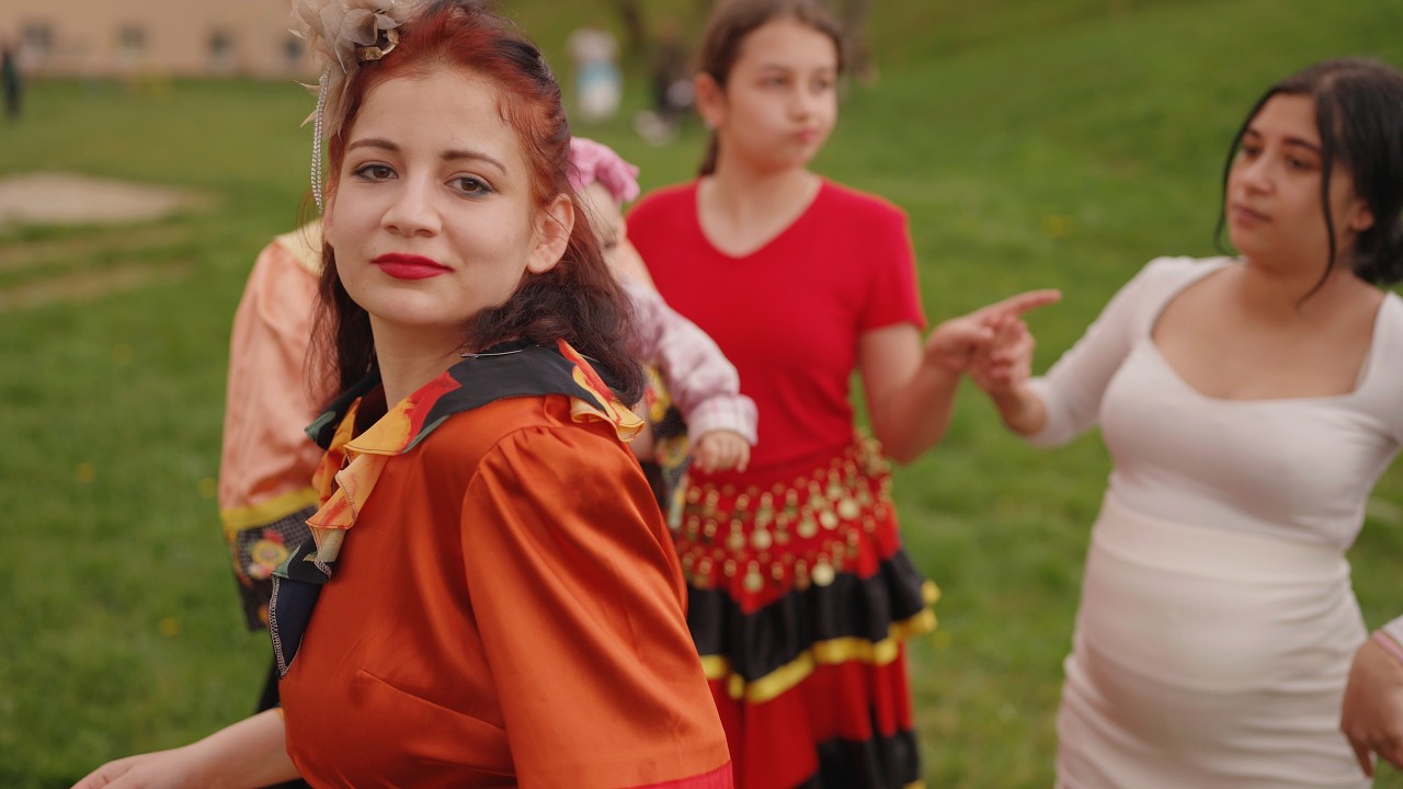 Jaghále Čhaja - Tanecne cover video od Gipsy Vladis