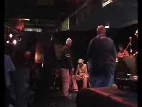 Beväpnad tjockis VS Frispråkarn