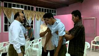 Demonio hablando diciendo quien hizo brujería en hombre poseido.