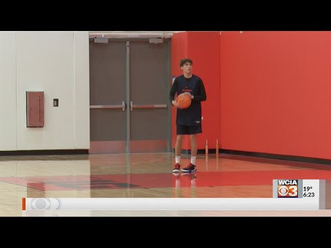 Niccolo Moretti starts practice with Illini