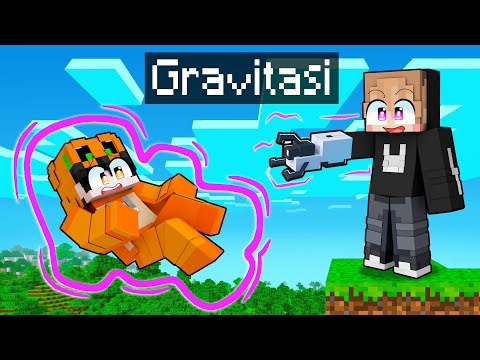 I PRANK MY FRIEND USING A GRAVITY GUN IN MINECRAFT!!