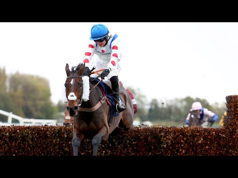 Hitman lands Old Roan Chase as Ricky Hatton remembered at Aintree 👏 | Racing TV