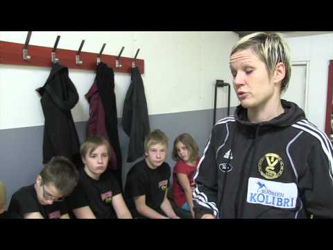 Mira Potkonen treenautti nokialaisnyrkkeilijöitä