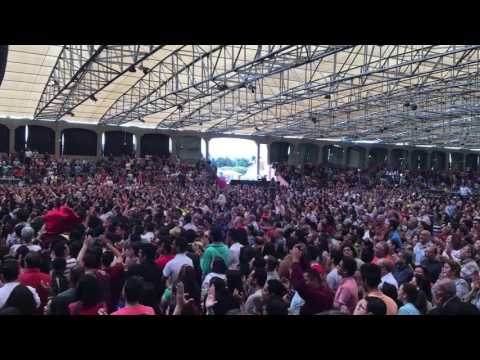 Thousands Singing Hosanna In Egypt