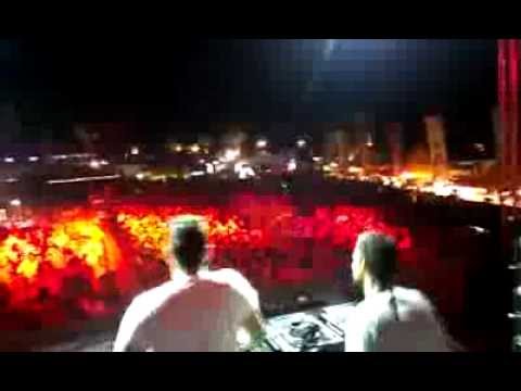 Alvin Gee and Ziggy playing believe in Creamfields malta 2013