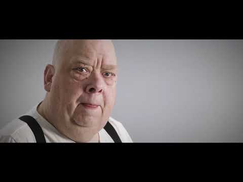 Arne Prill in einem Kinospot für "KIBIS  - Selbsthilfe in Flensburg"