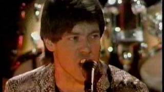 "Fridays TV Show" (1981) [Show G-12]    George Thorogood - "I'm Wanted"    (Live)  [12 of 13]