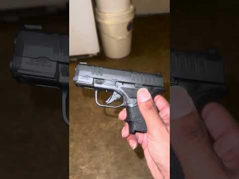 Springfield Hellcat with the Hogue Grip Sleeve #9mmpistol #edc 