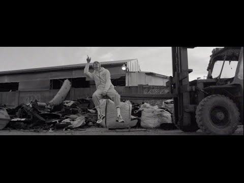 Bakos Atti - KAMU BARÁTOK (official music video)