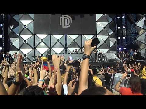 Chuckie- "Make Some Noise vs Slow Down" Ultra Music Festival 2013 (15) 3/23