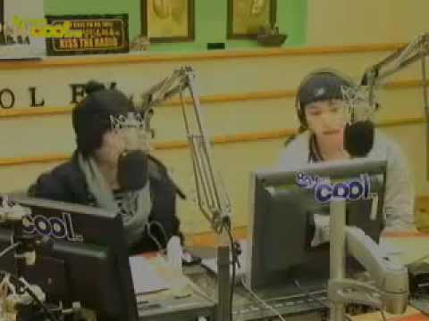 120206 Radio Sukira. Sungmin and Ryeowook communicate with the fans. Vladivostok is here!
