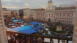 Acampada en Sol: El PSOE negocia a contrarreloj el decreto de vivienda