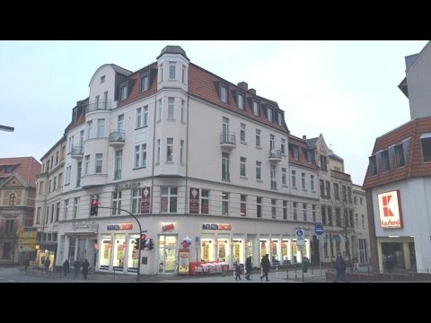 markante Ecklage gegenüber der Fußgängerzone und Kaufland