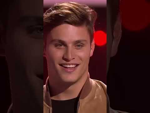 Coach Kelly FALLS IN LOVE with this guy on The Voice #thevoice #shorts