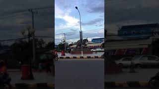preview picture of video 'View in kompong Tom along st, 6 road.'