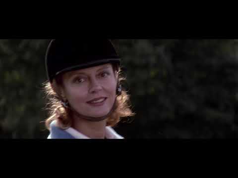 Official Stepmom (1998) trailer still of Julia Roberts and Susan Sarandon, signaling the film’s mother–stepmother dynamic