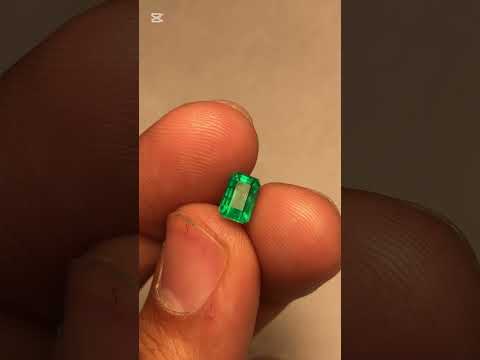 1.70 Carats Magnificent Swat Emerald of Pure Beauty