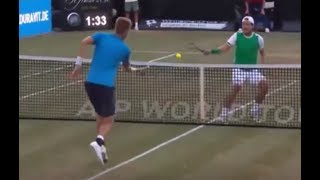 Les moments cultes du Tennis #11 (pigeon, fumigènes, pompes)