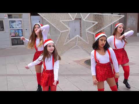 Compañía Indance Albatera 2017 Sia santa's coming for us