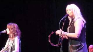 Patty Griffin &amp; Emmylou Harris, We Shall All Be Reunited