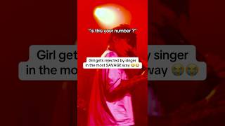 Girl gets REJECTED by singer in the most SAVAGE way 😭😭 #concert #livemusic #rockmusic #emo
