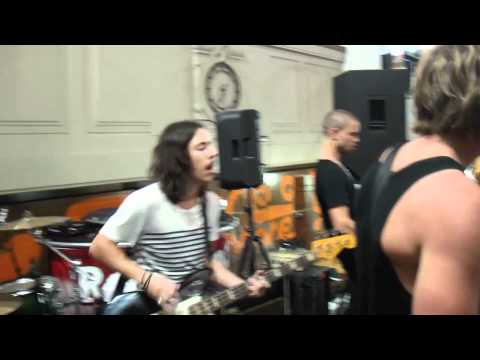 inside amy meredith   restless tour