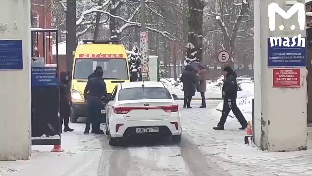В Москве водитель не пропустил автомобиль "Детской реанимации". Драка