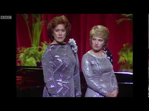 Kiri Te Kanawa & Norma Burrows | Rossini's Cat Duet