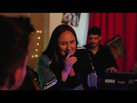 Formatia Marian Mateescu & Roxana - Am Viata la jumatate - Nicu Albu - cover