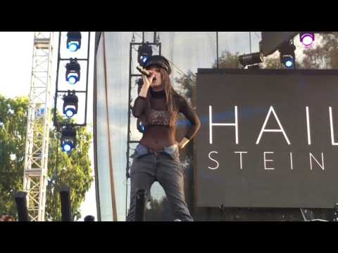 Hailee Steinfeld Covers Justin Bieber's "Love Yourself" at L.A. Pride Festival thumnail