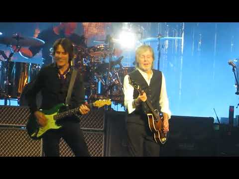 Band On The Run - Paul McCartney (Montreal 2025 1st night)