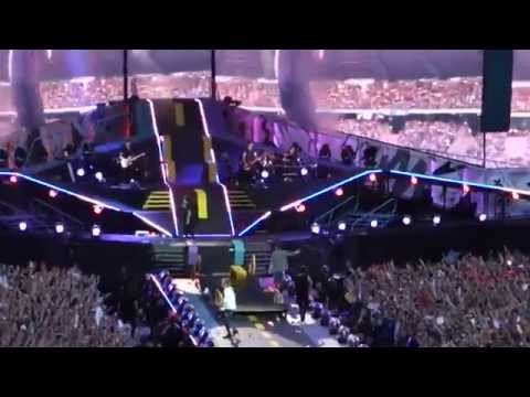 No Control - One Direction - OTRAT  Brussels, Belgium (13/06/2015)