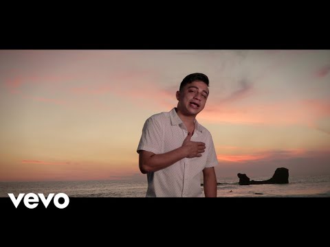 El Alacrán De La Sierra - Este Hombre Llora