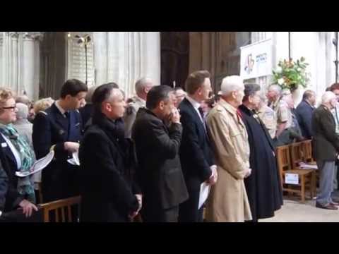 colone porte drapeau et scout