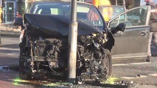 5 Verletzte nach Verkehrsunfall mit KVB-Bus in Köln-Marienburg am 28.12.2014
