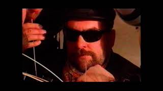 Music video thumbnail preview for Kenneth \u0026 The Knutters - Ge mig en öl (musikvideo) by Kenneth & the Knutters