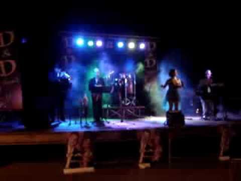 D&D Band in Prendimi la Luna (CHA CHA)