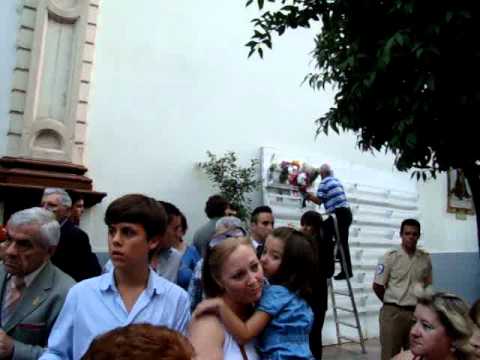 Flores y solidaridad en el primer día de devoción cintera