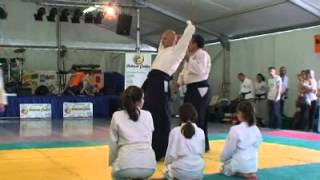 preview picture of video 'Dimostrazione di Aikido - Festa dello Sport, Salzano 2013'